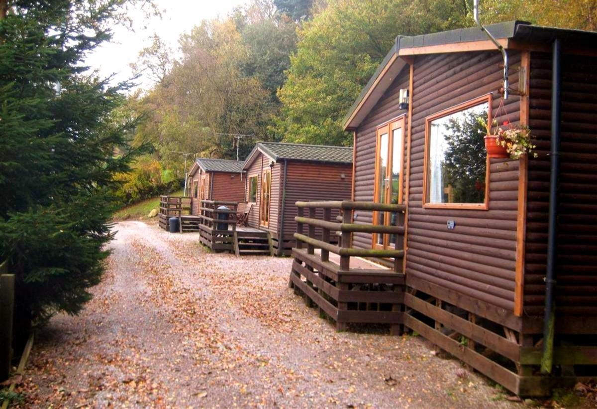 The Raddle Inn Log Cabins Croxden Exterior foto